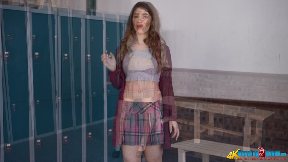 Katie Louise - Naked Exchange - BoppingBabes