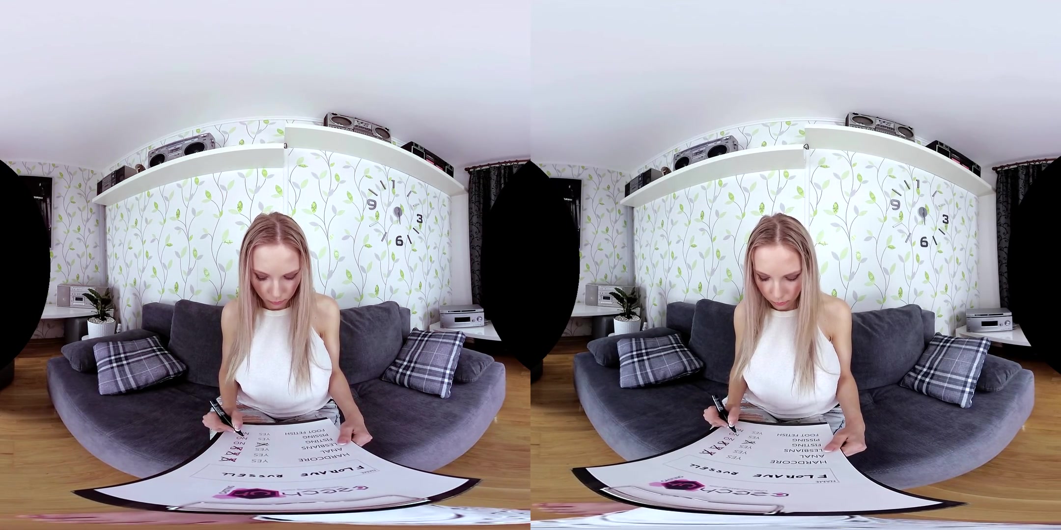 Florane Russell in Come in Mouth of VR First-Timer - CzechVRCasting