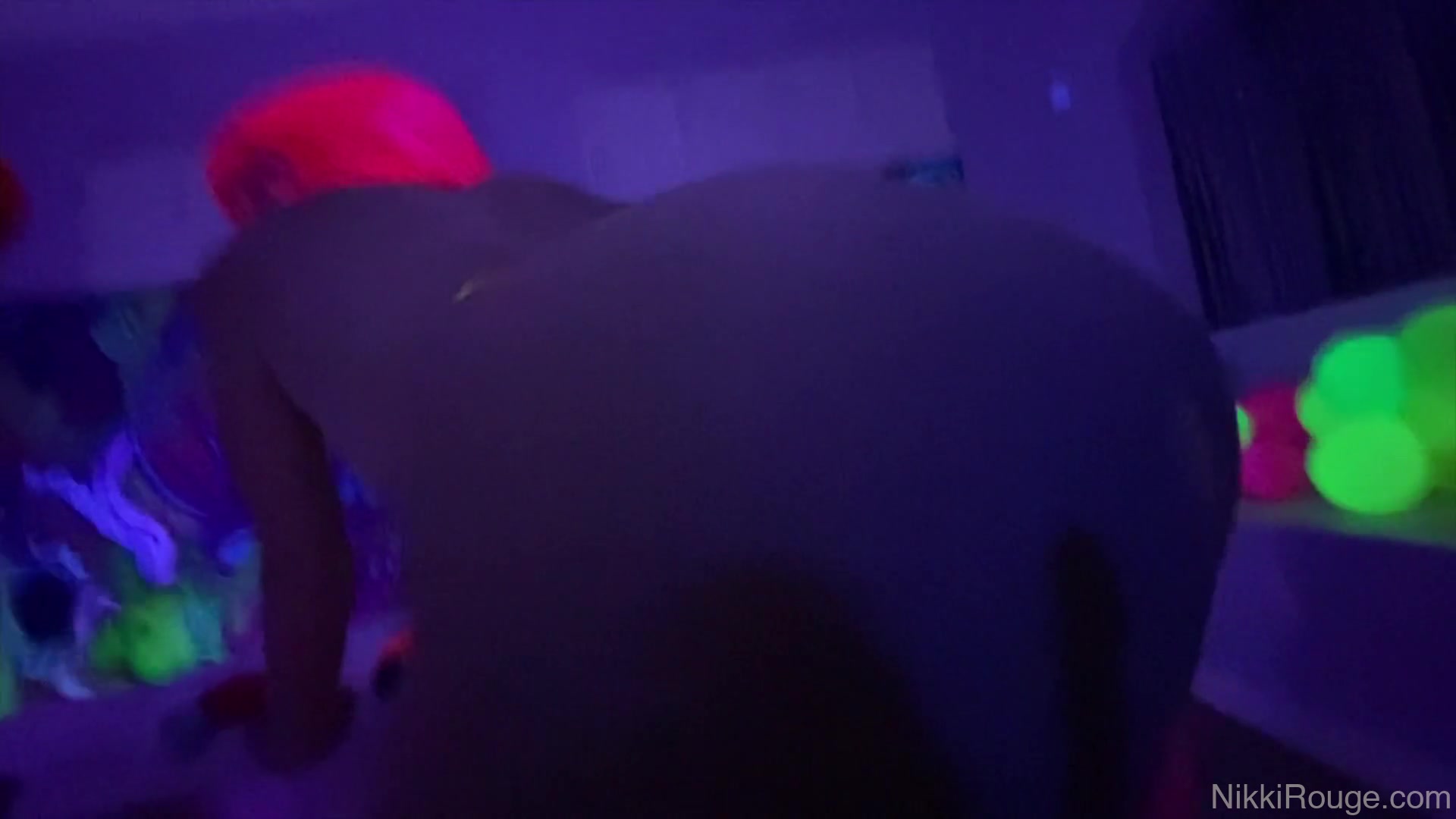 Blacklight Anal With Jackie Ohh - Nikki Rouge