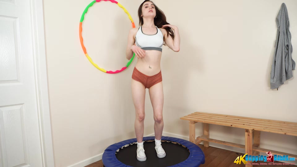 Lola Rae - Bouncing Around - BoppingBabes
