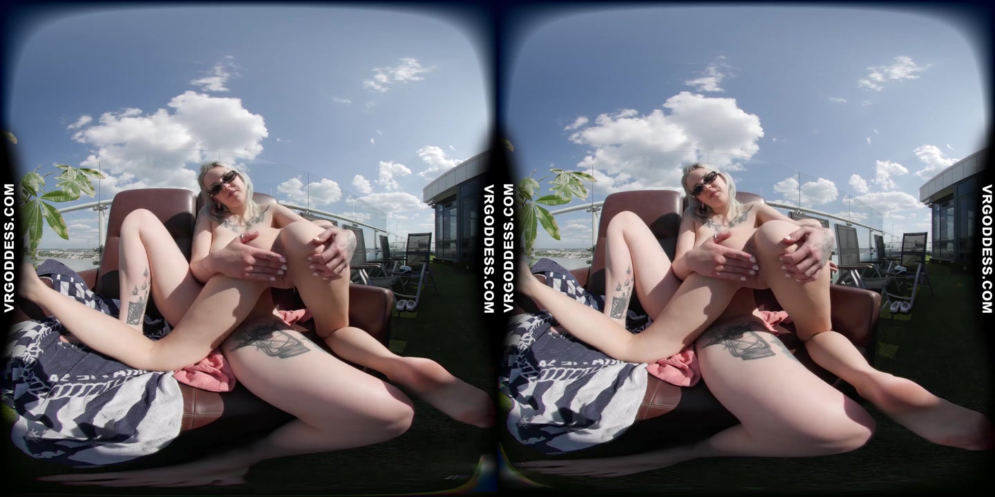 Mutual Masturabtion And Pussy Licking Under The Sun Outdoors With Sammie And Rebeka Ruby