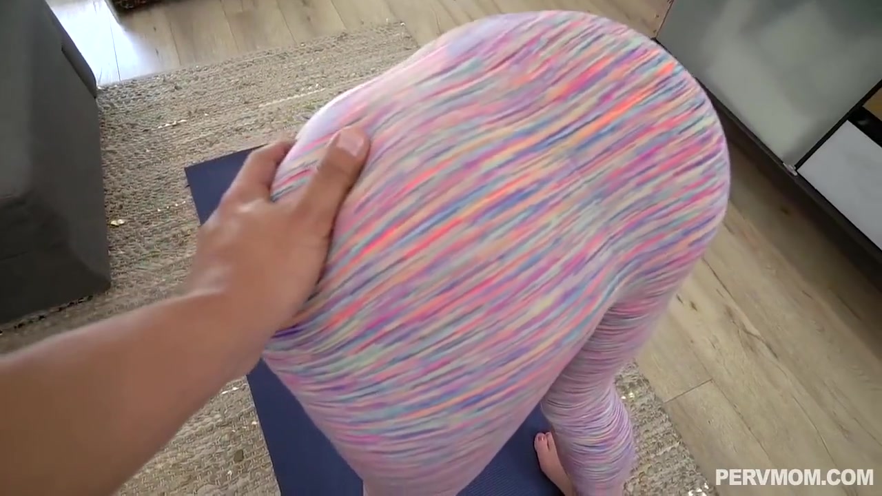 Dee Williams In My Pervert Stepmom Shows Me Her Big Boobs
