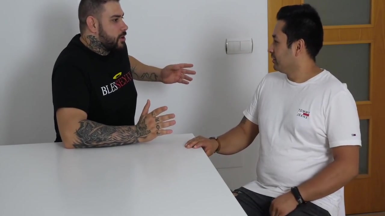 My Friend Lends Me His Girlfriend 10 Min With Munequita Enfadada And Magic Javi