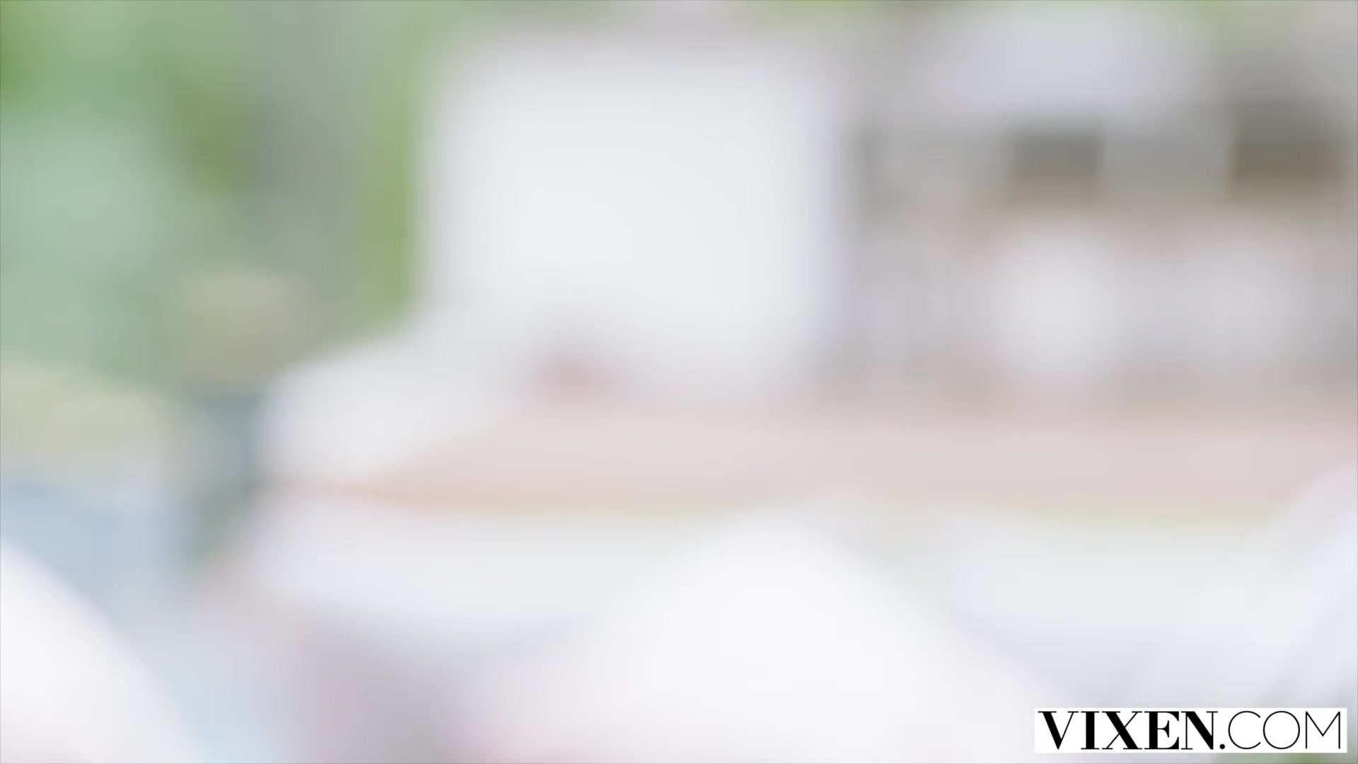 VIXEN She loves with married men