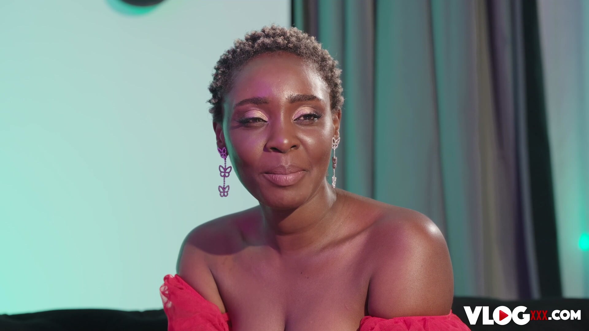 Busty Ebony Zaawaadi Sex Desires Fulfilled