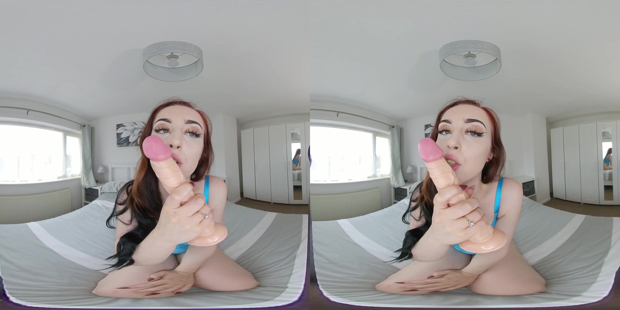 The Girl in Blue - EllieLouiseVR