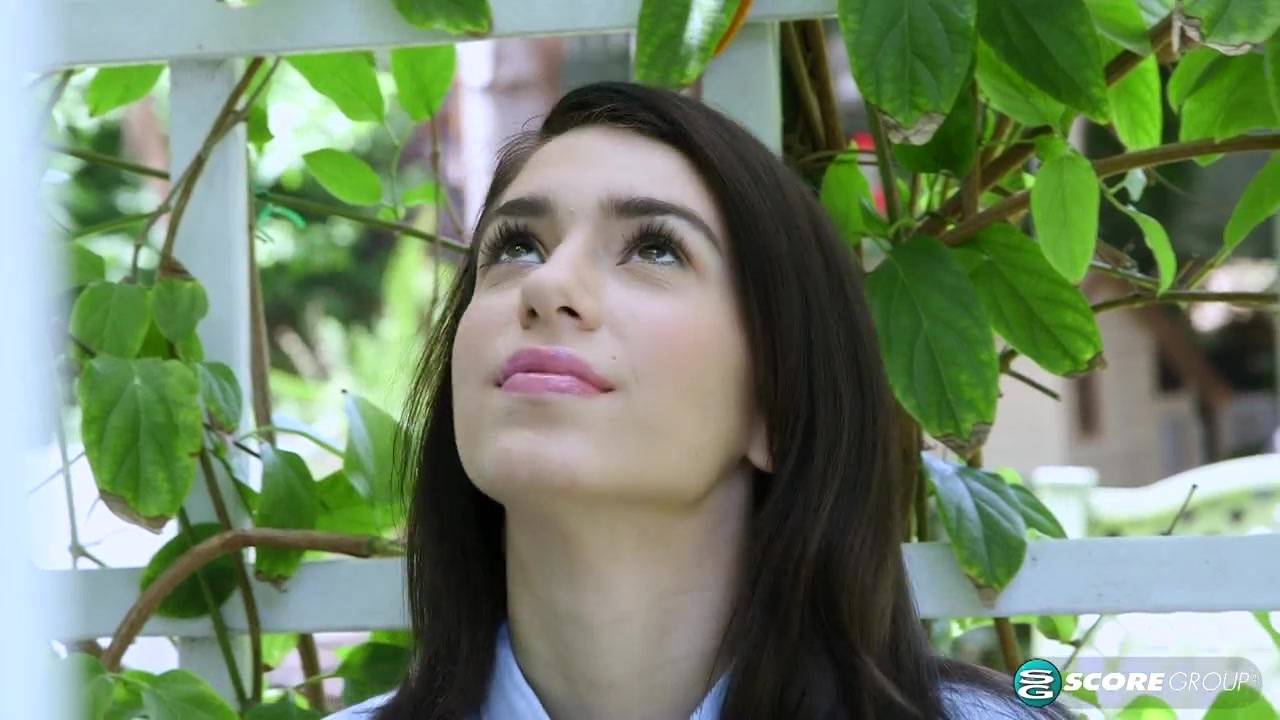Fresh Air On Her Pussy - 18Eighteen