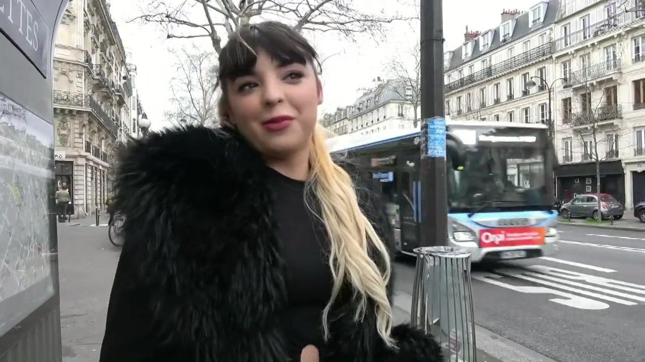 Alysha meets volcanic partners! - Jacquie et Michel TV