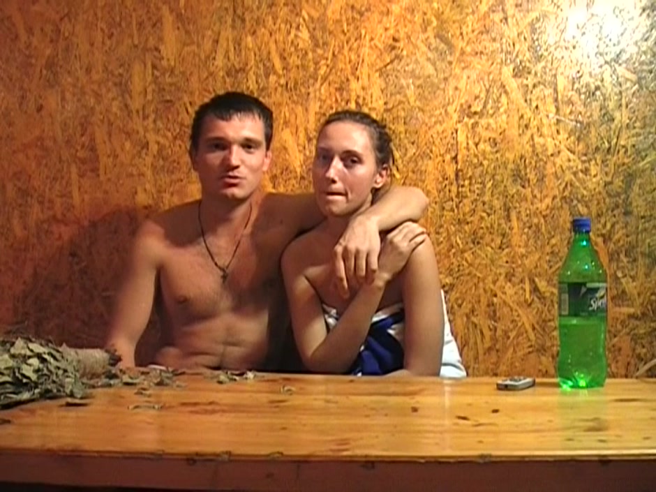 Viktoria in outdoor video showing an amateur nude gal fucking