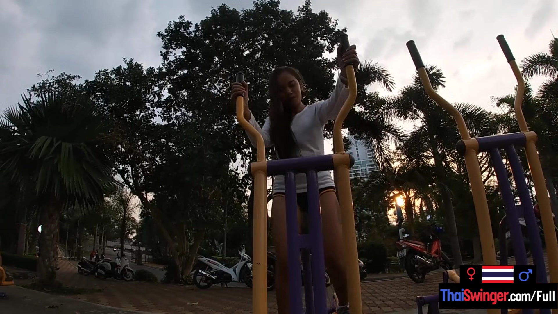 Amateur Thai girlfriend outdoor workout and pov blowjob video