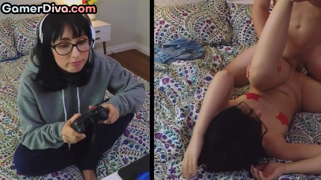 Round ass gaming babe pussyfucked by BF in various positions