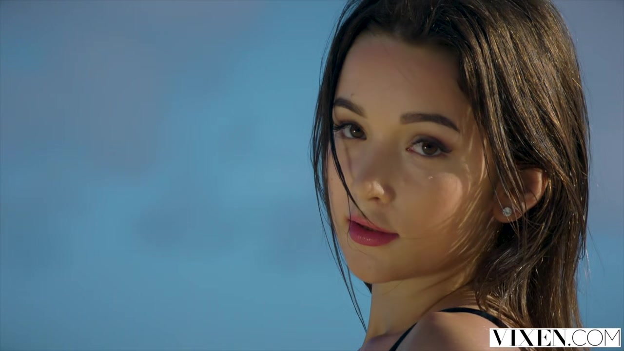 VIXEN Model Has Incredible Passionate Sex On The Beach