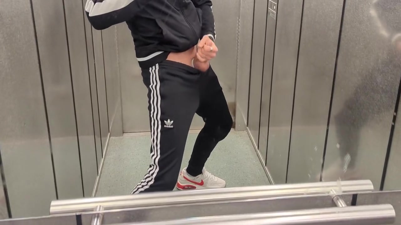 Risky Jerk Off In A Public Elevator