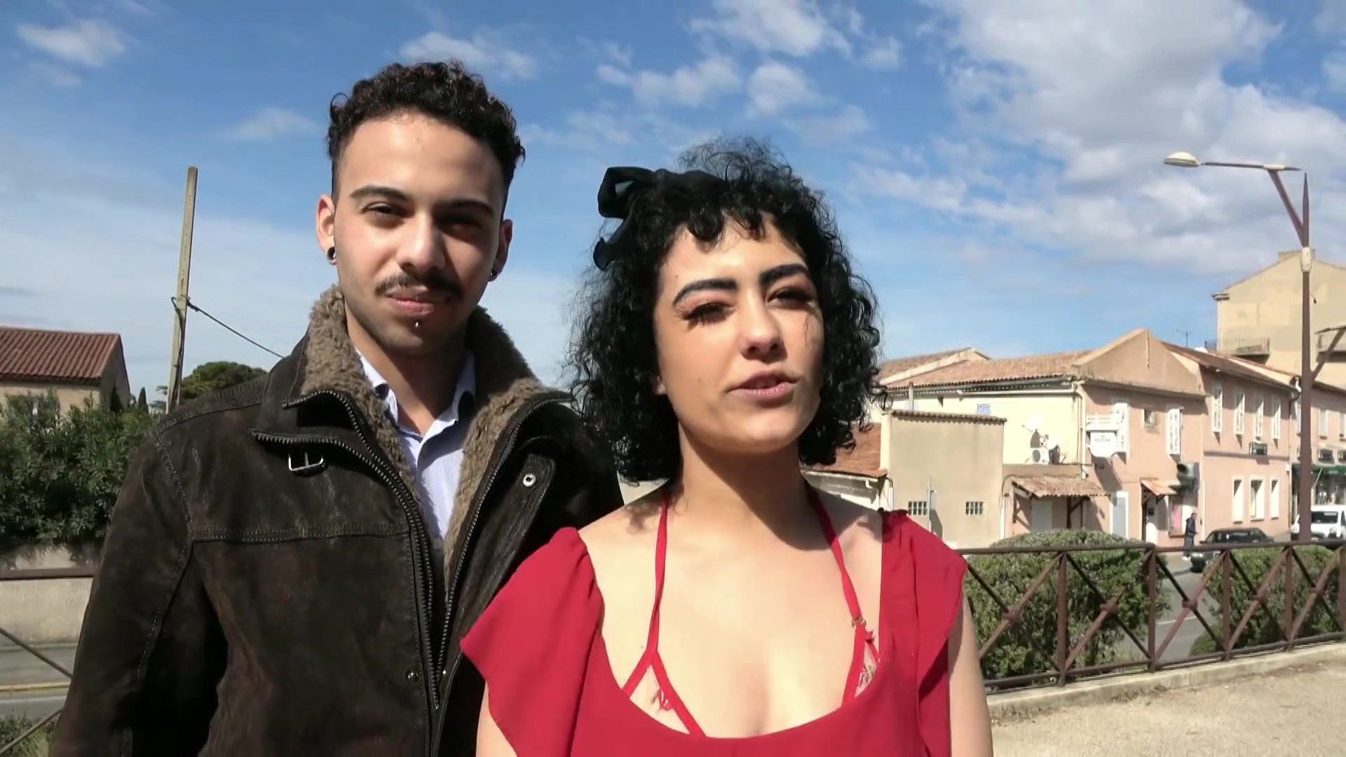 Azylis seals her relationship with J&M sauce!