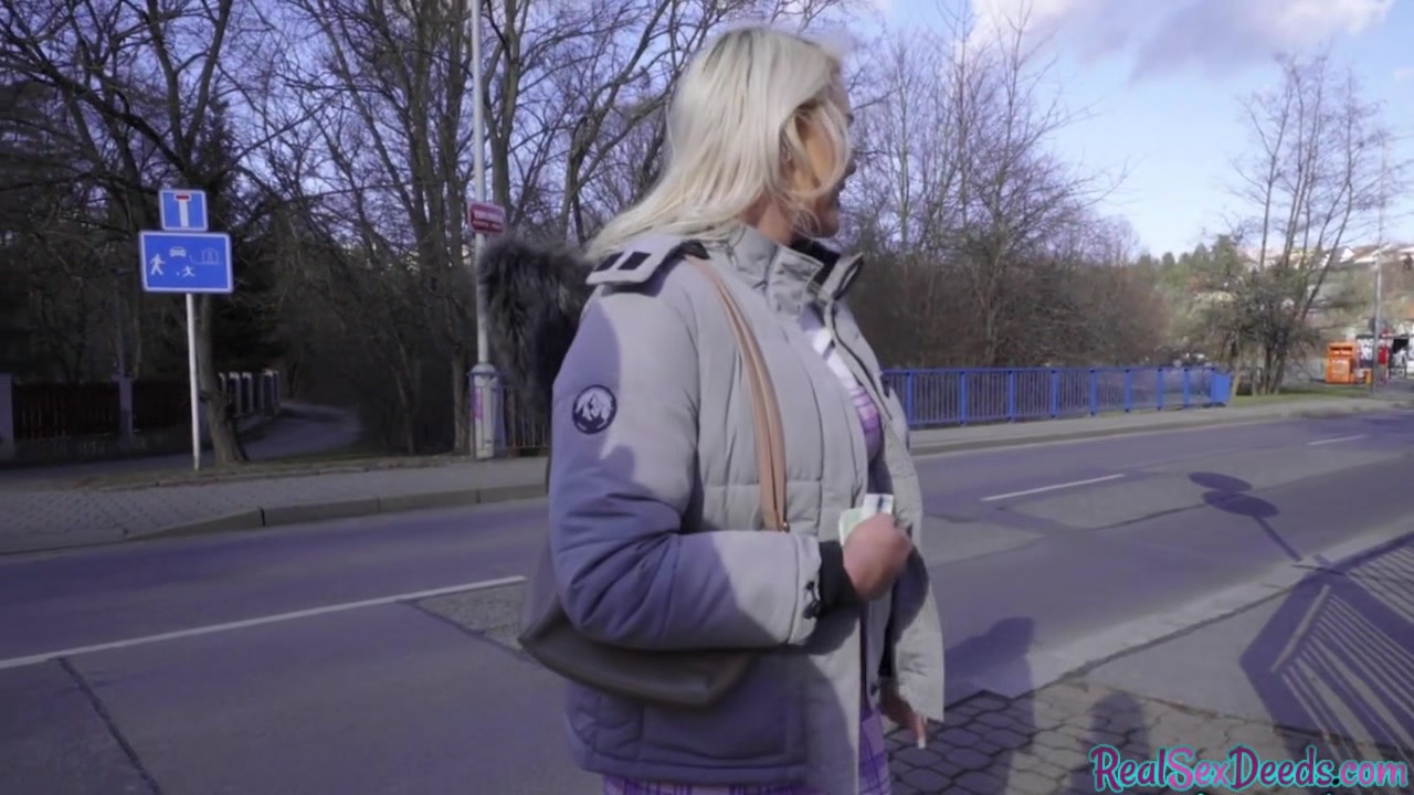 Public pickedup amateur gets her pussy spread by lucky stranger