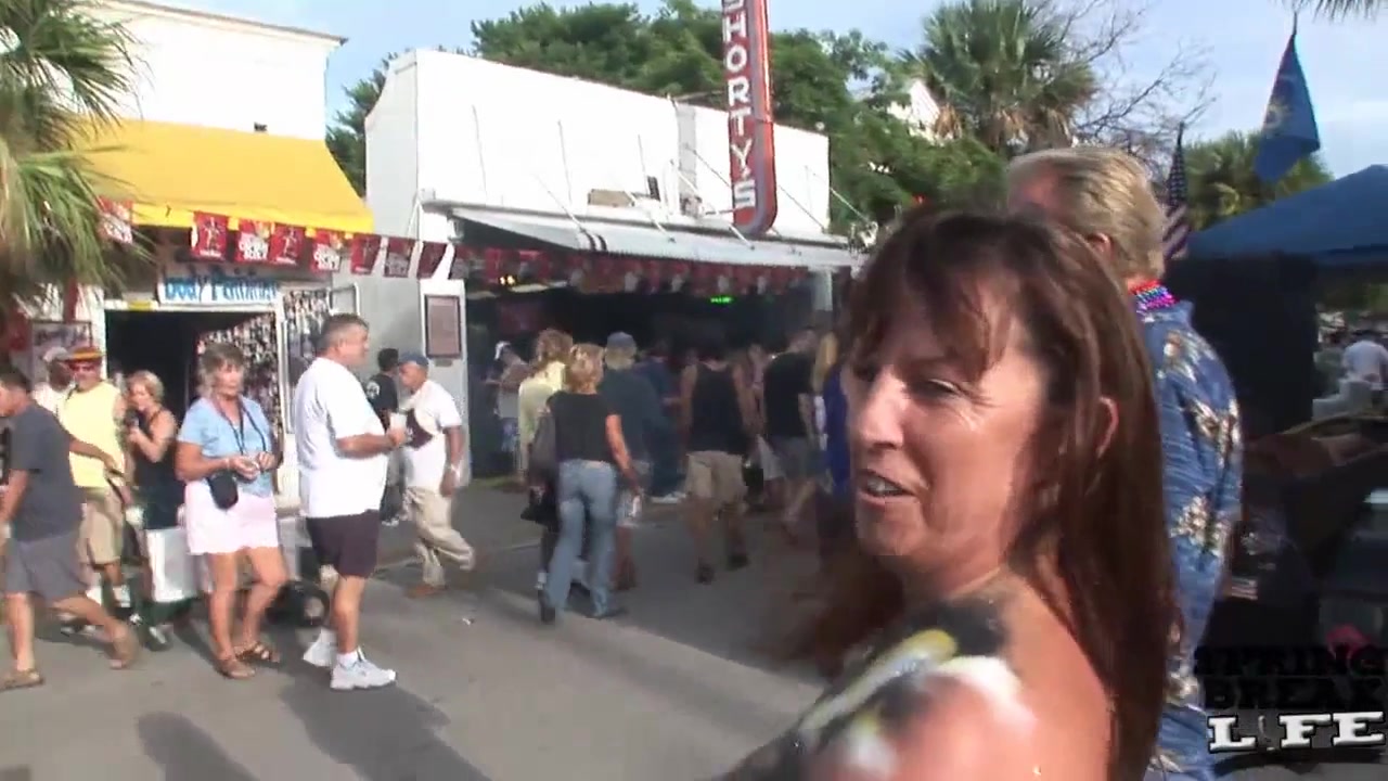 Flashing in Key West - SpringbreakLife