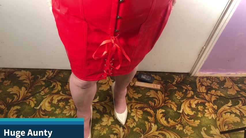 Aunty's huge saggy J cup boobs - SecretHandful