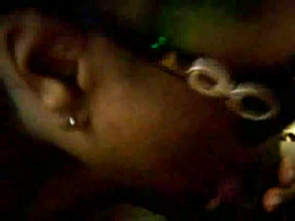 Ebony woman with sunglasses will suck it till the culmination