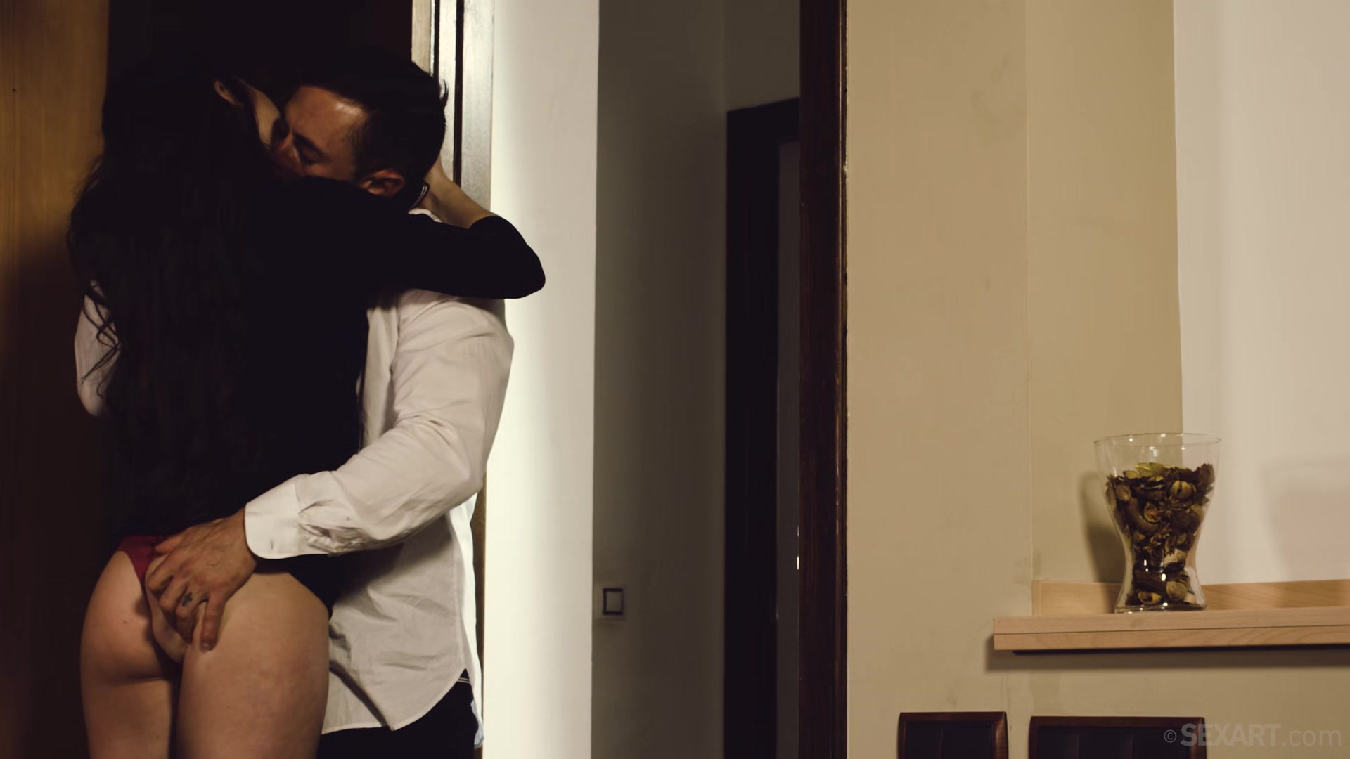 Arousal - Cassie Fire & Emilio Ardana - SexArt