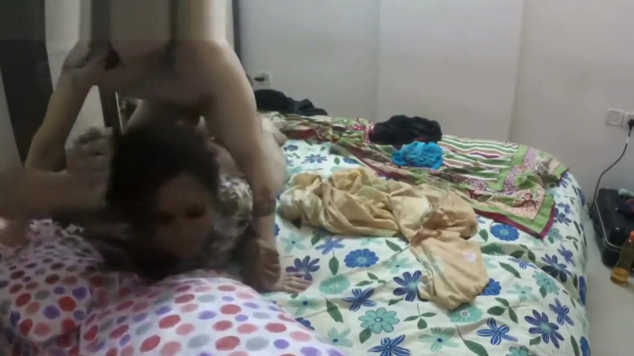Lily Indian Babe Sucking Cock Gets Fucked In Missionary Style