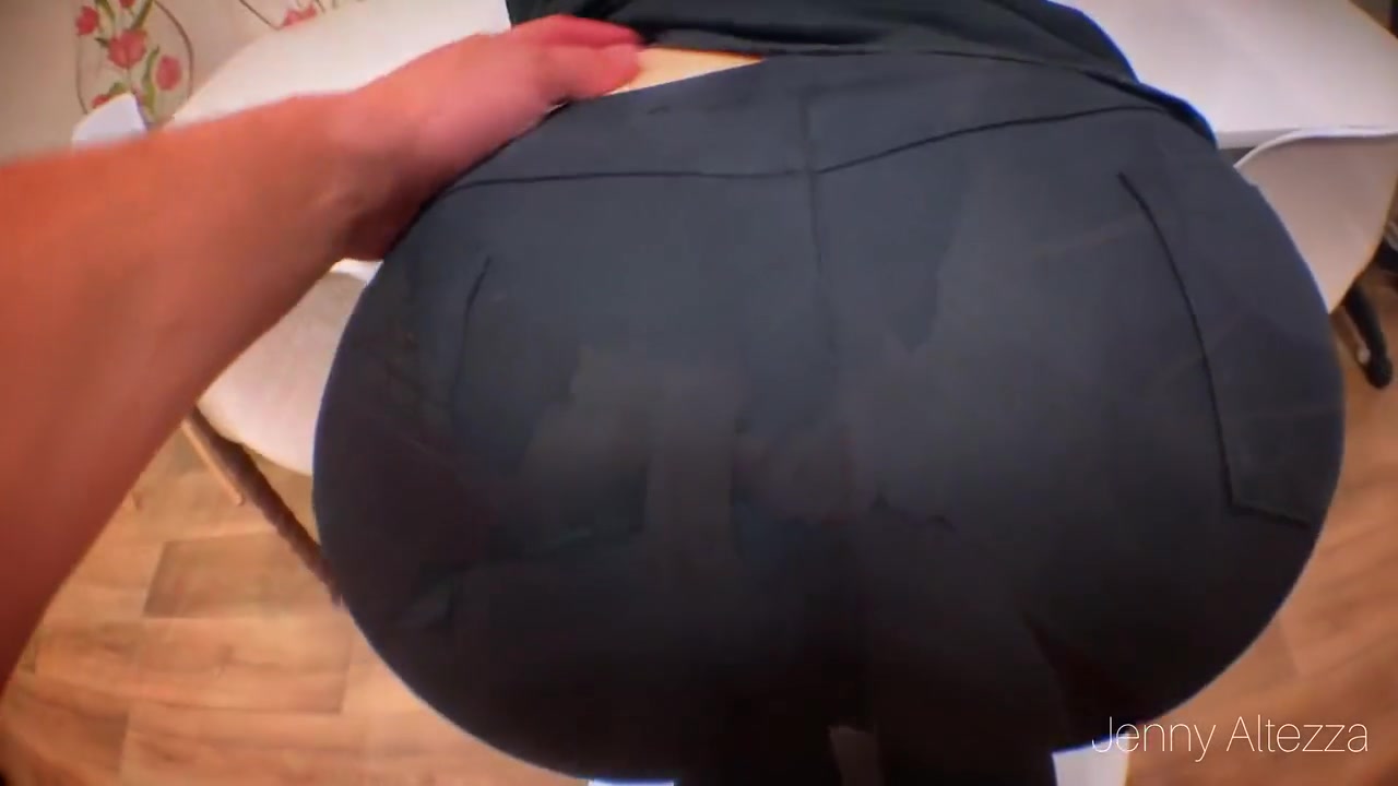 Curvy Stepmom Loves To Seduce Me While Step dad Is Away