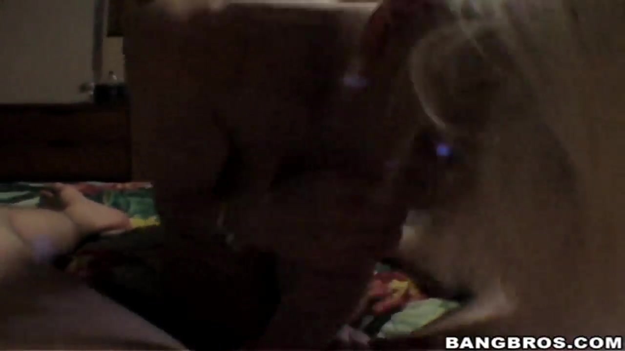 Blondie giving a head before vaginal screw