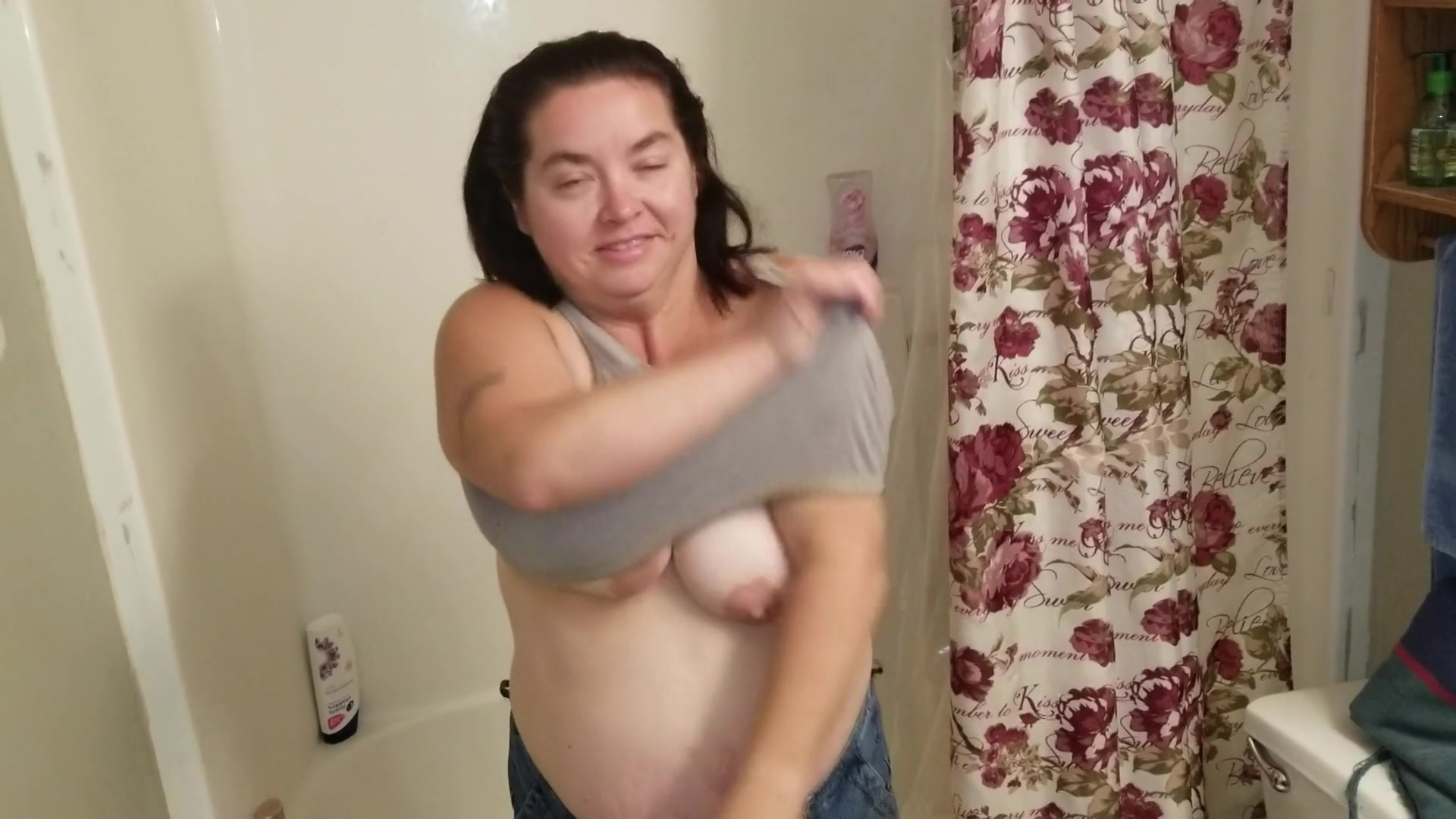 Sexy Bbw Takes A Shower And Then Gets Dirty With A Facial - Sexynebbw