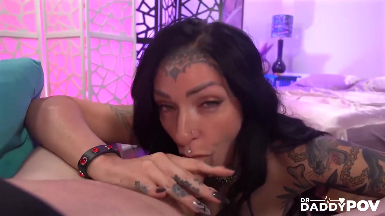 Michelle Masque In Tattooed Hottie Receives Fuck Treatment