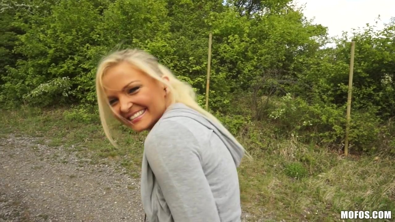 Veronika - That Babe Works Out