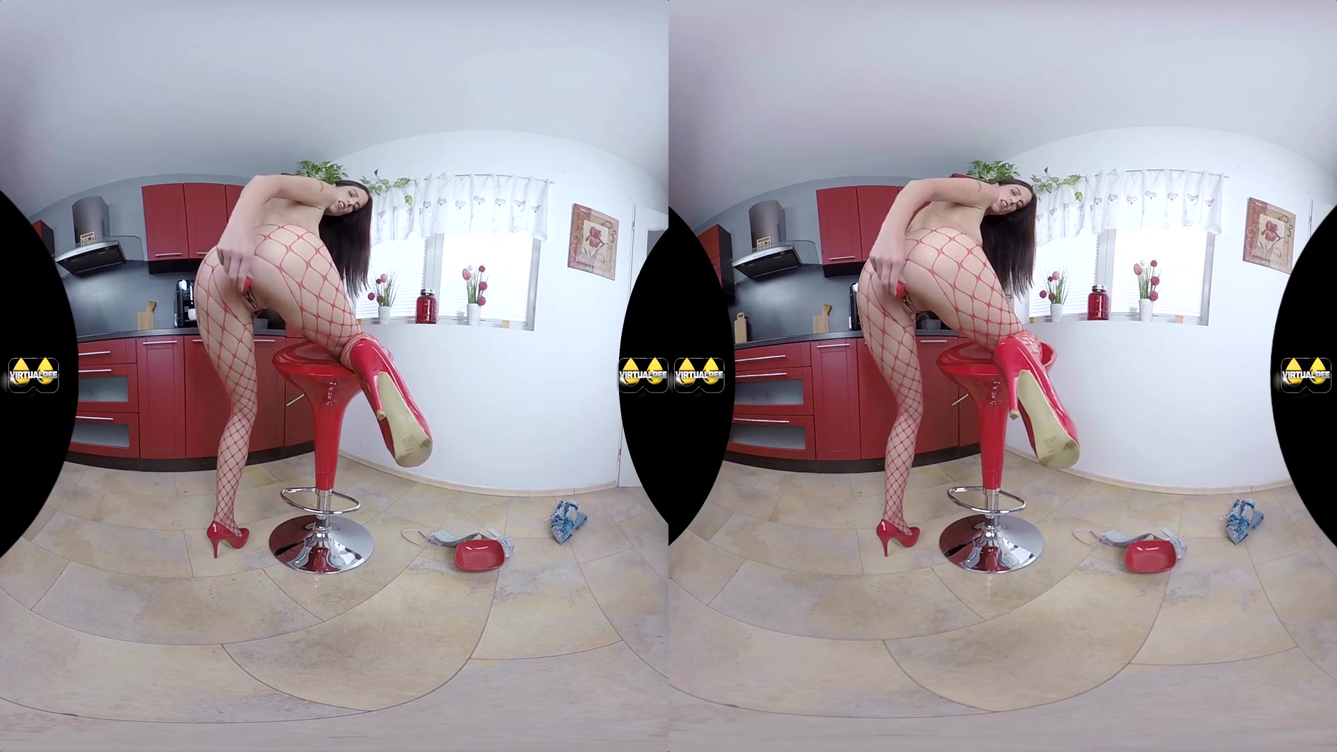 Ali Bordeaux in Three Times - VirtualPee