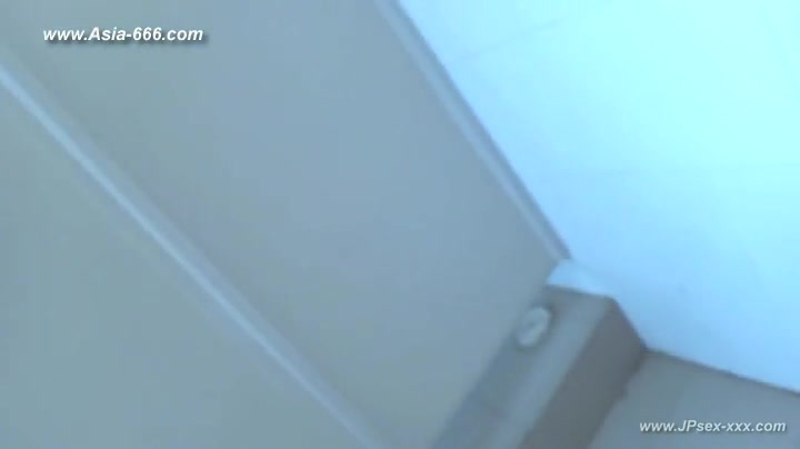 chinese girls go to toilet.72