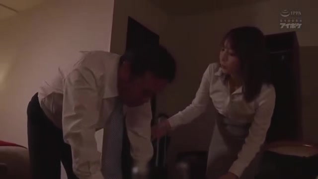 06829,A bitch is fully exposed during sex!
