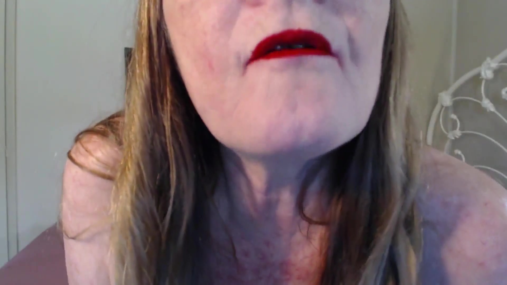 Horny Red Lips - TacAmateurs