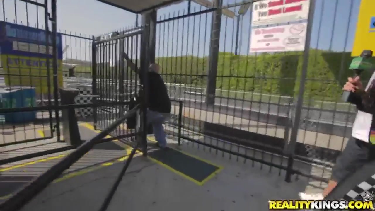 Amateur girls check out fuck machine on the street