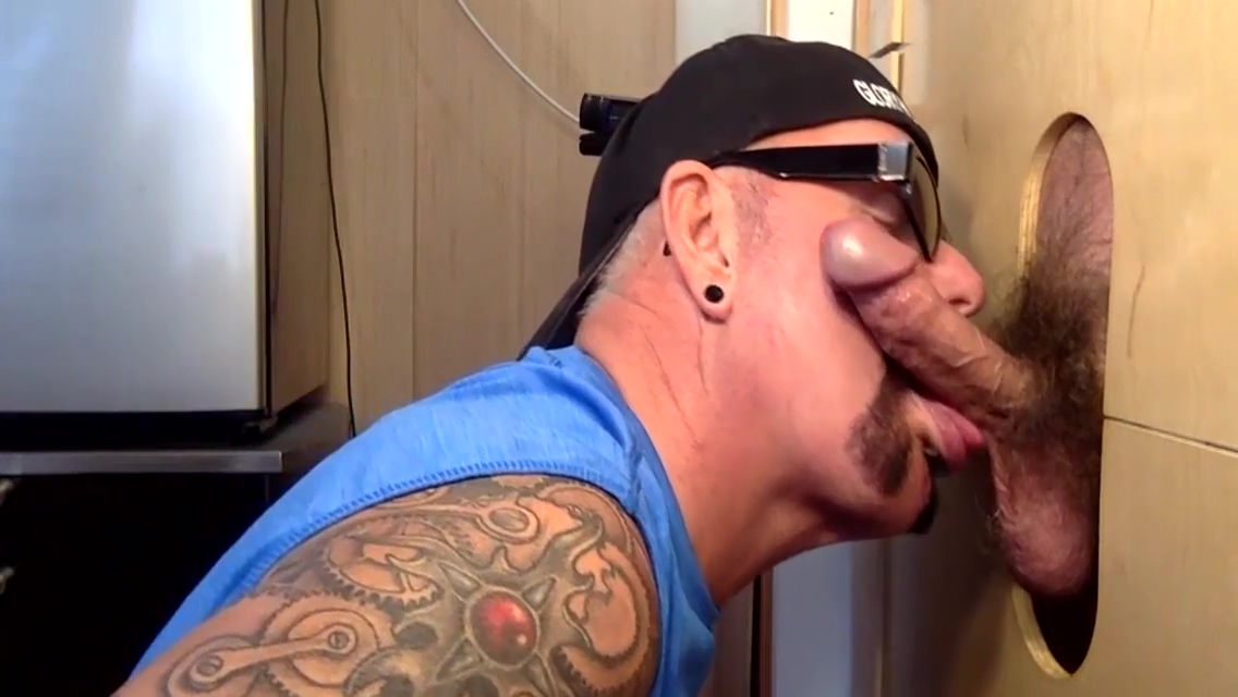 Gloryhole Gaydaddy Mouth Filled With Cum After Cocksucking 7 Min