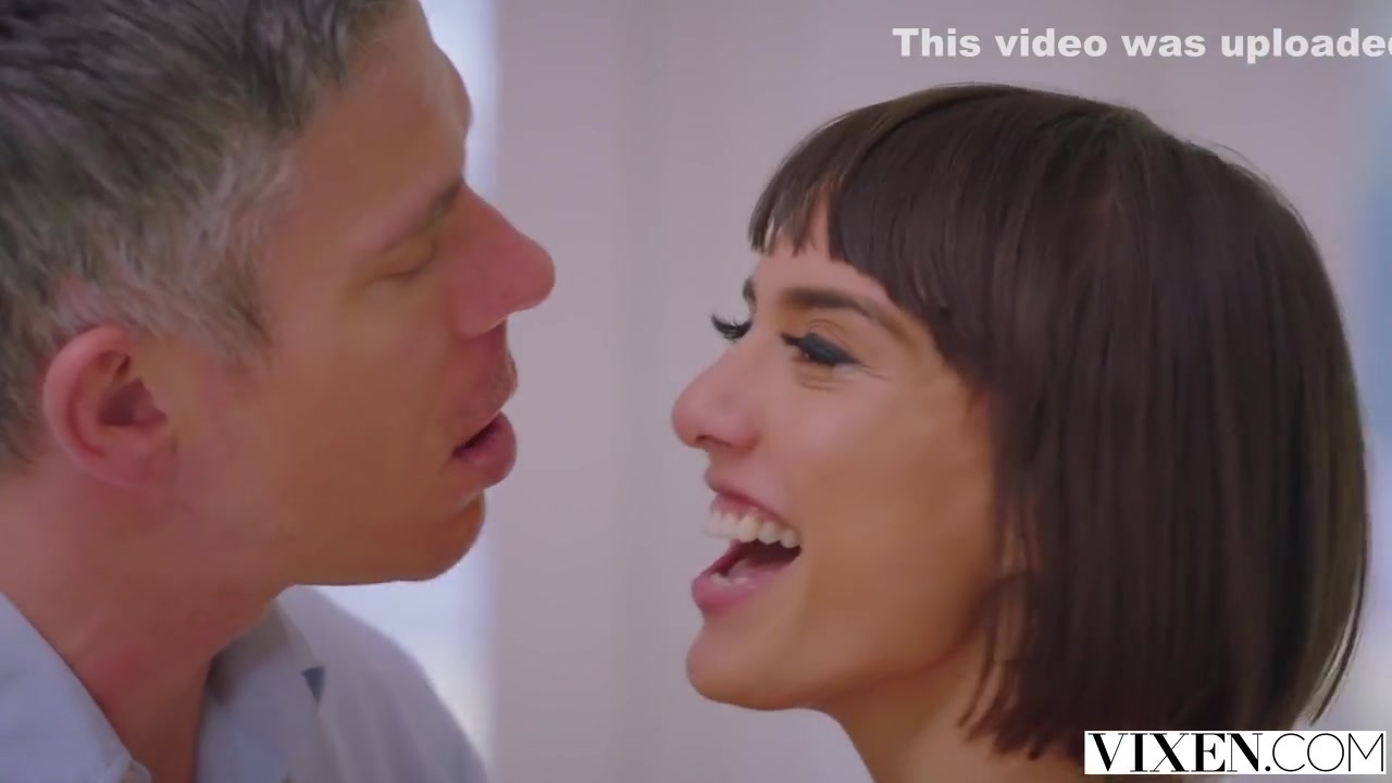 Step daddy Loves Sucking His Step Daughters Pussy