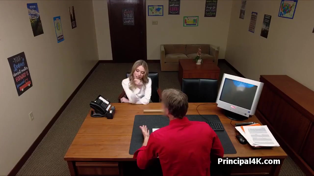 Prom Queen Stepmommy Blows Principals Penis