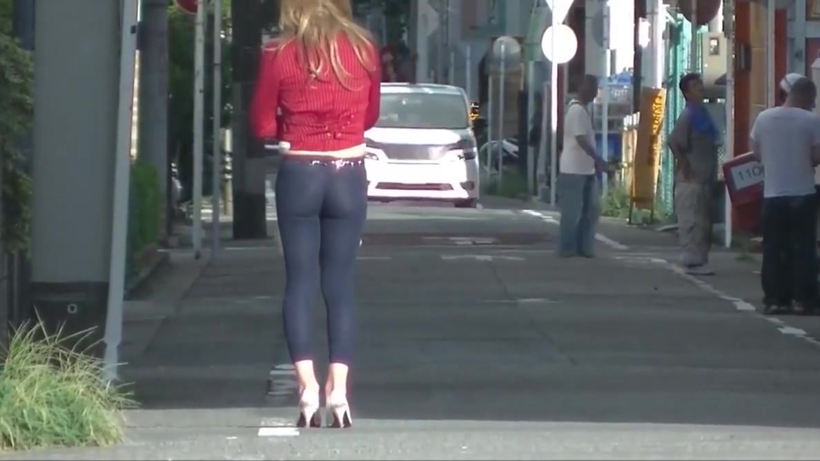 tv tights walk public