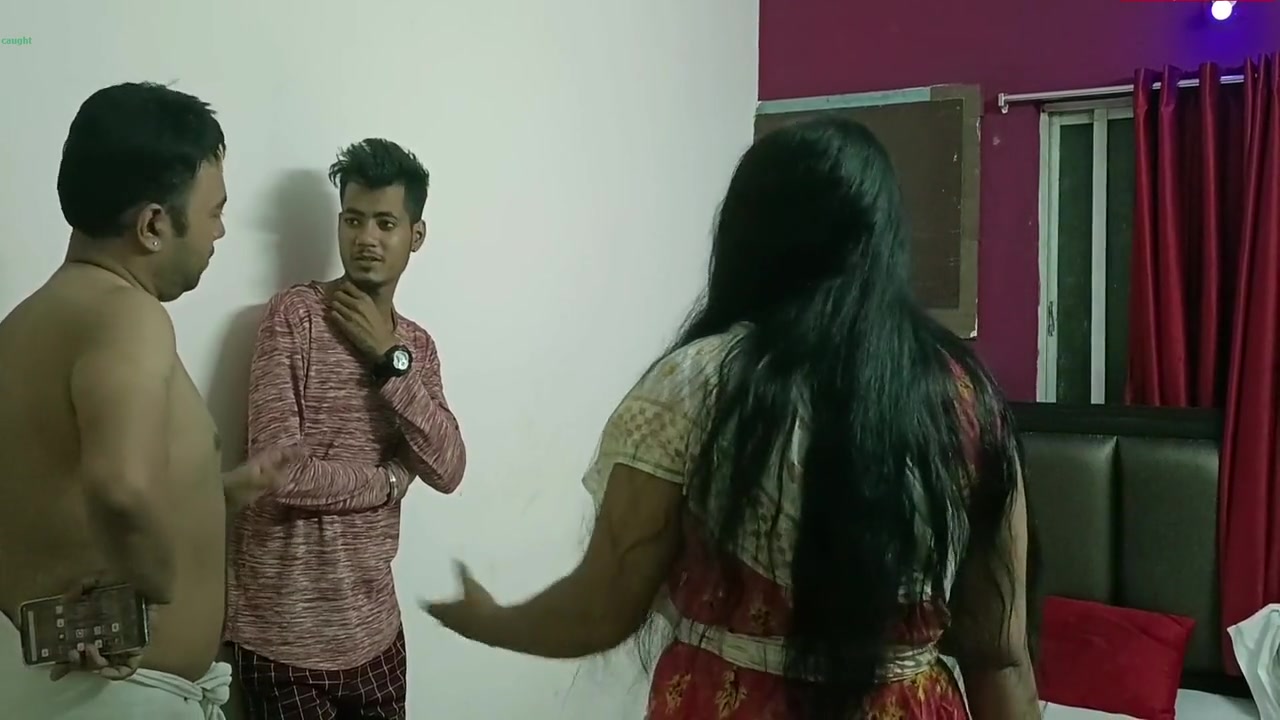 Hot Kamwali Ko Two Friend Milke Accha Se Chuda! Desi Sex
