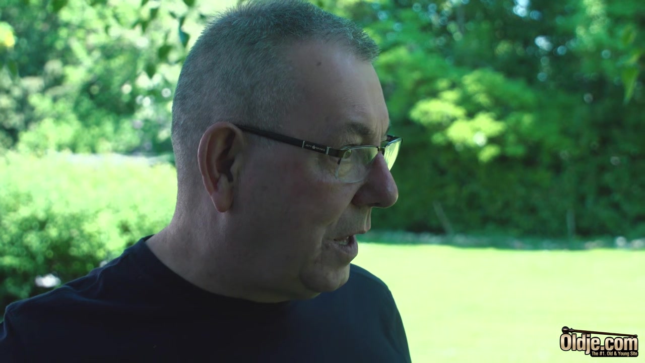 Grandpa makes teen 18+ wet with his "hose"