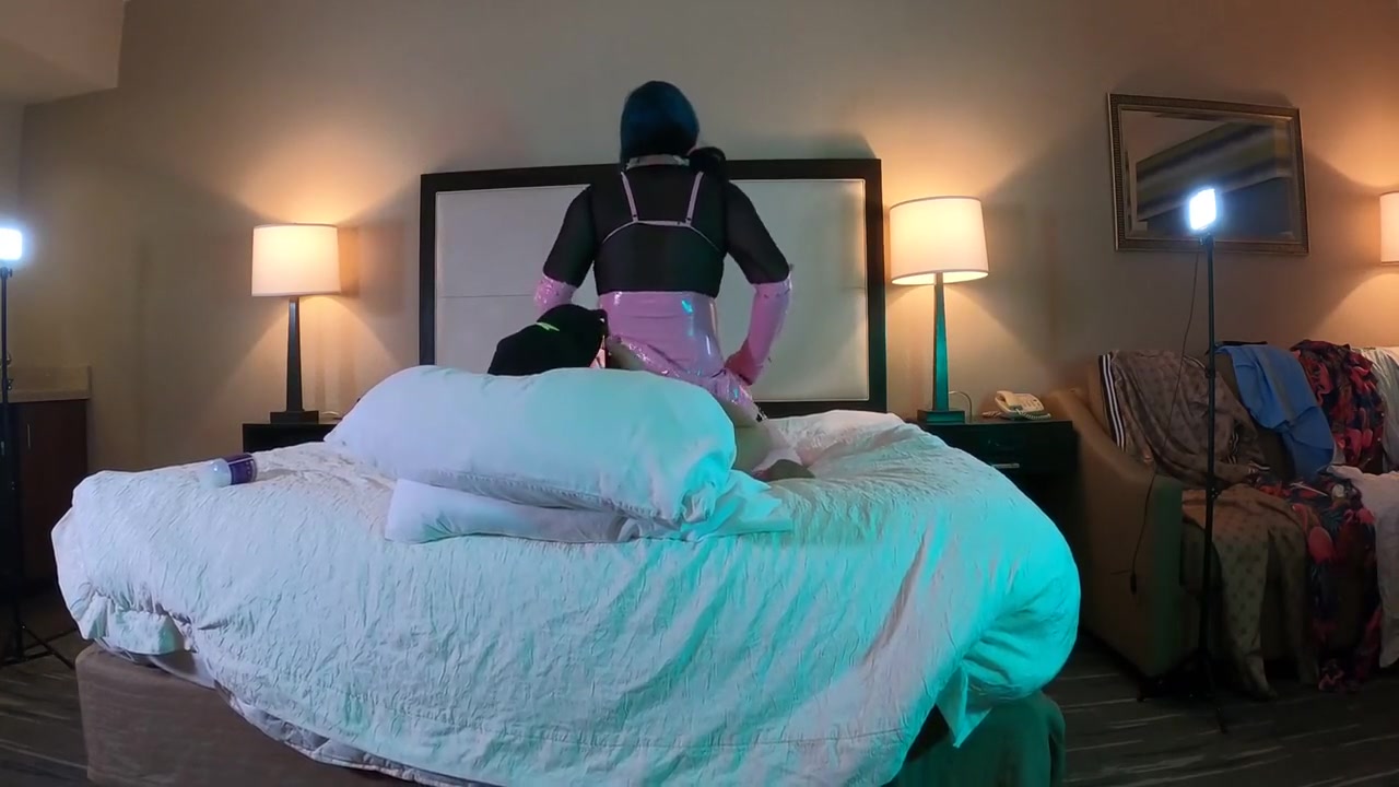 Trans Woman With Huge Ass Fucked Raw Reverse Cowgirl 5 Min With Kelsey Masters