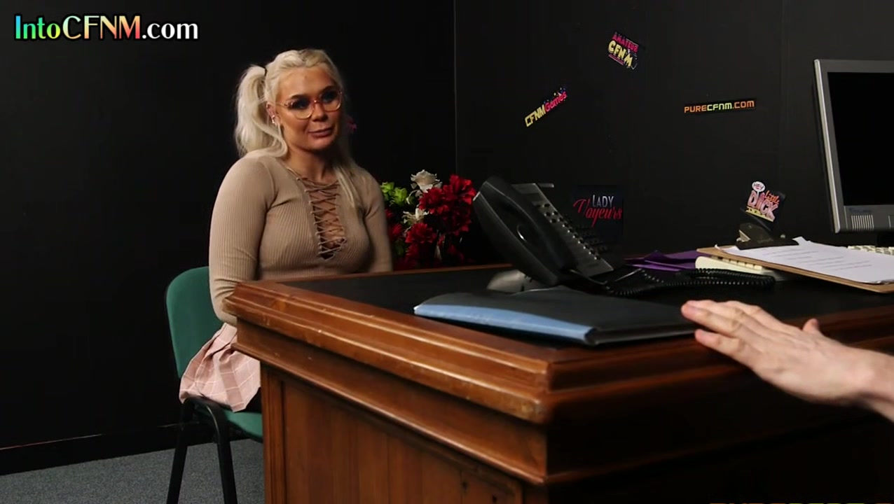CFNM babe sucks future chiefs cock on job interview