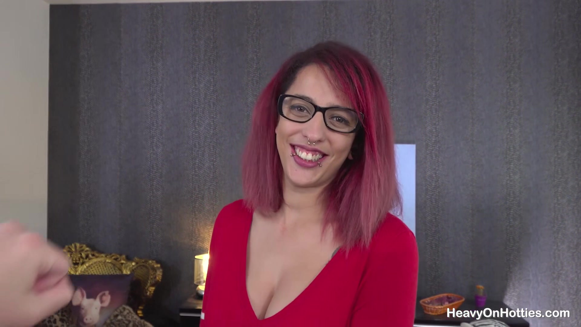 Tatoo Partoo With Knivy - HeavyOnHotties