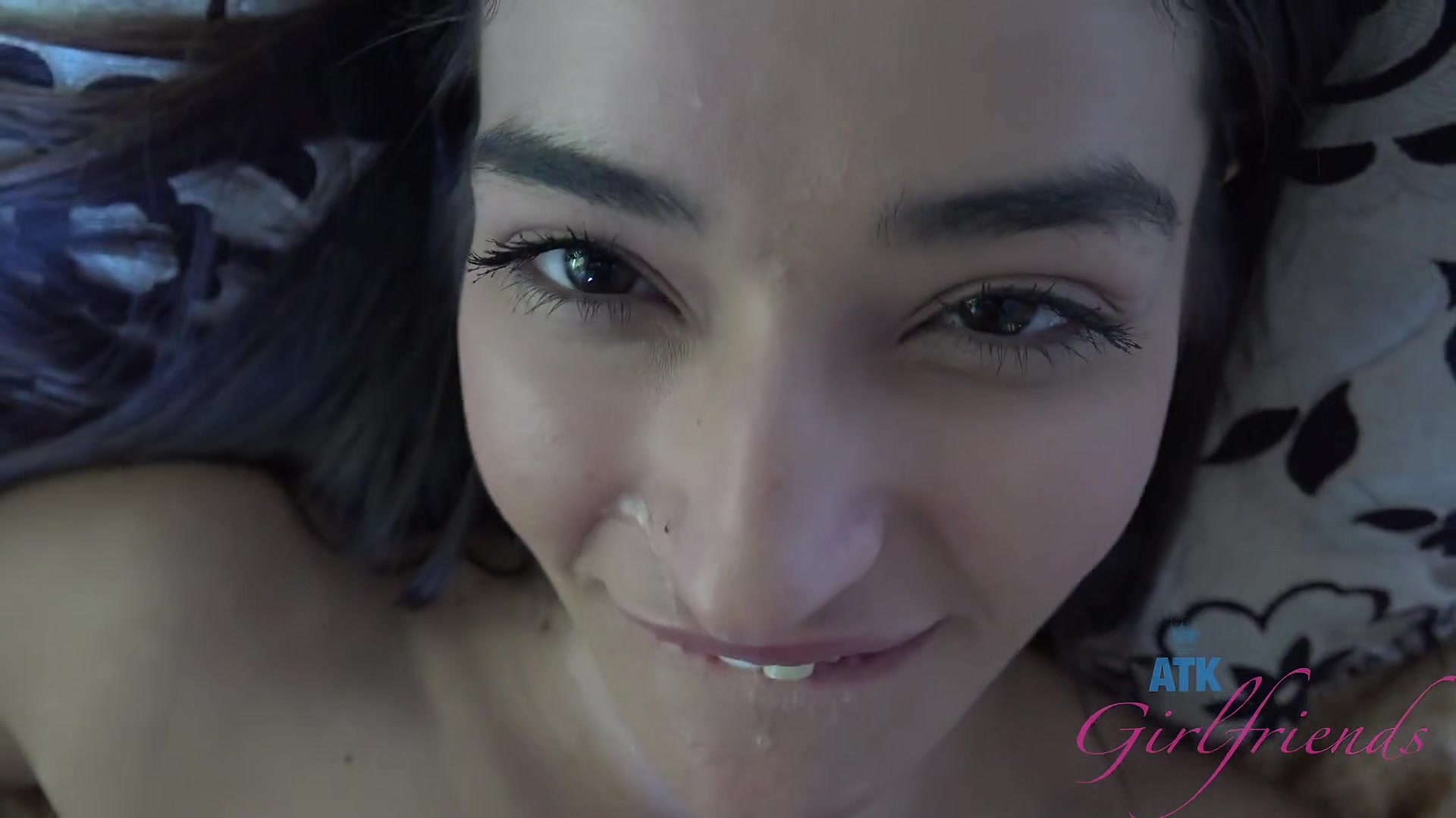 Virtual Vacation - Girls Take Loads On Their Faces - Compilation