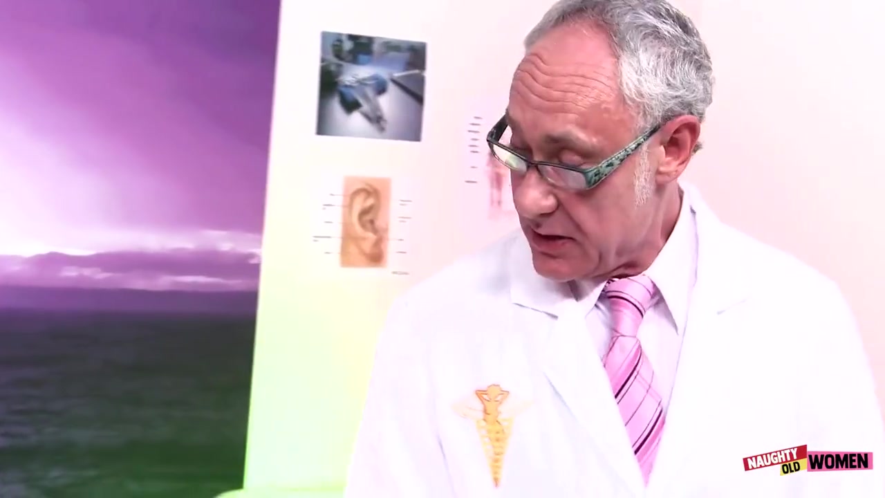 Man Is Plowing Two Delicious Mature Vaginal Holes And Spurts His Load Into Their Mouths