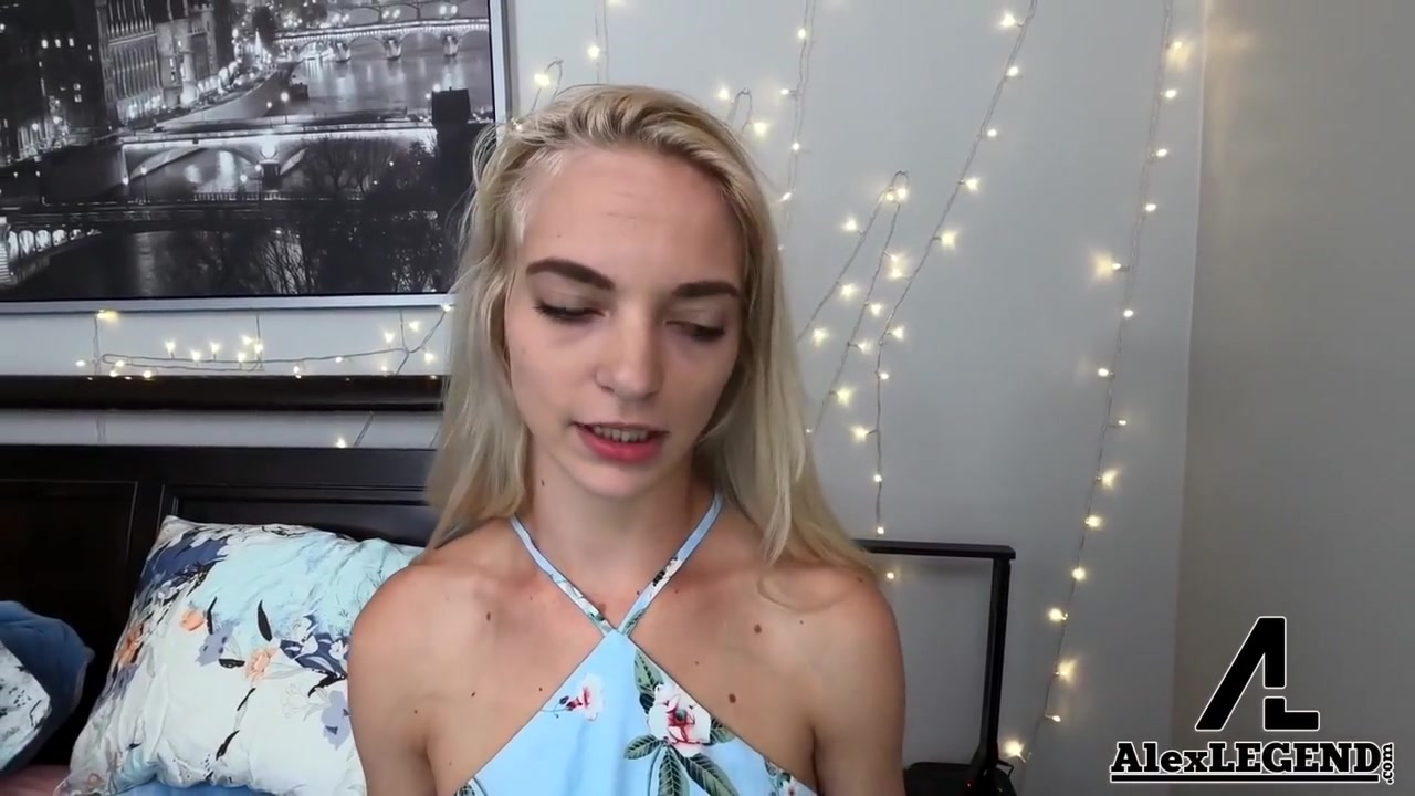 Sexy Blows Landlord Big Cock To Pay Her Rent!