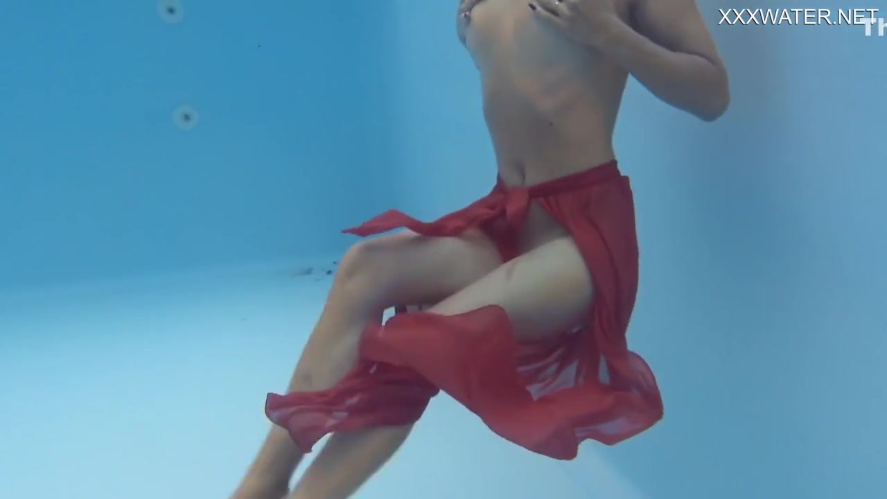 Russian Gorgeous Beauty Horny In The Pool