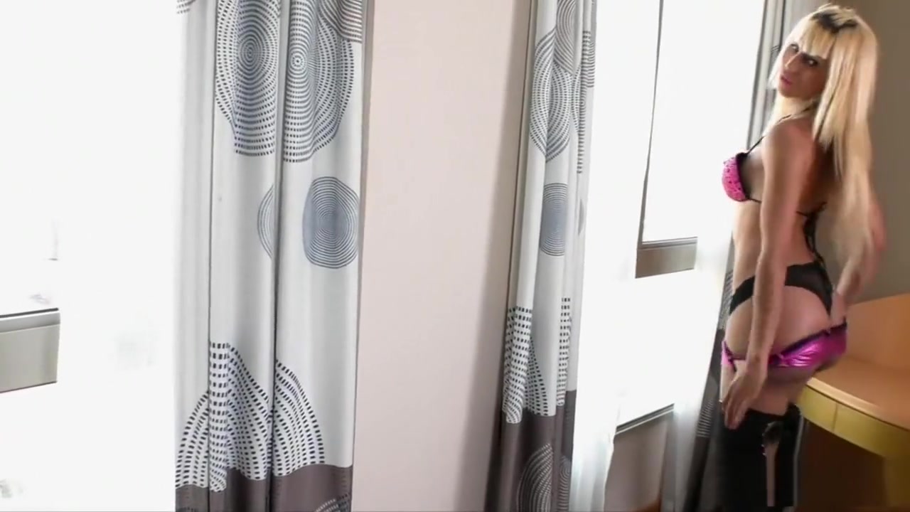 Sexy huge boobs tranny bareback anal sex
