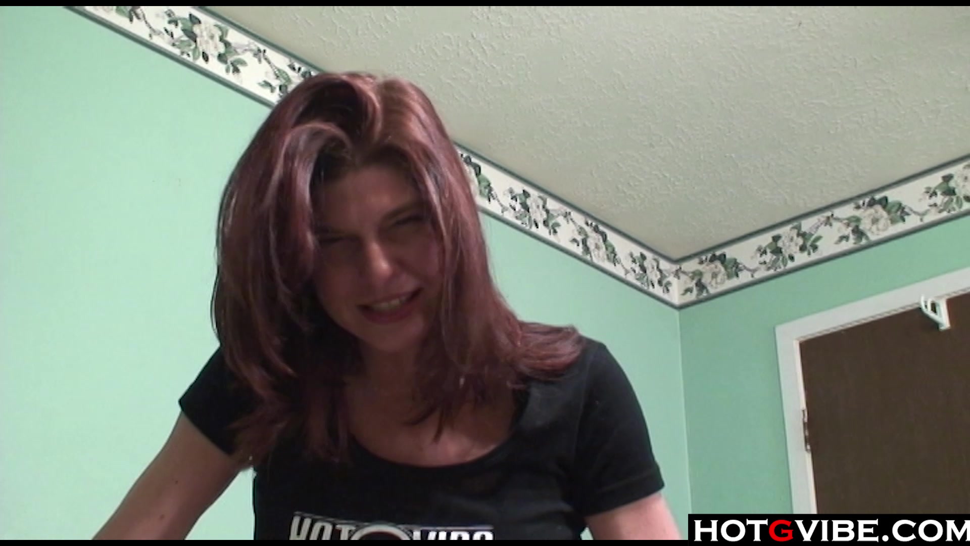 Tall pale brunette working her pussy