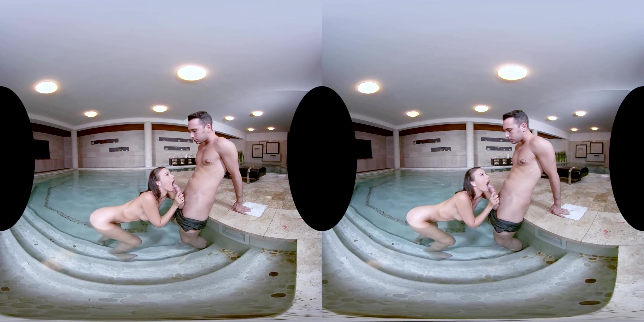 Vicky Love in Pool Of Love - - RealityLovers